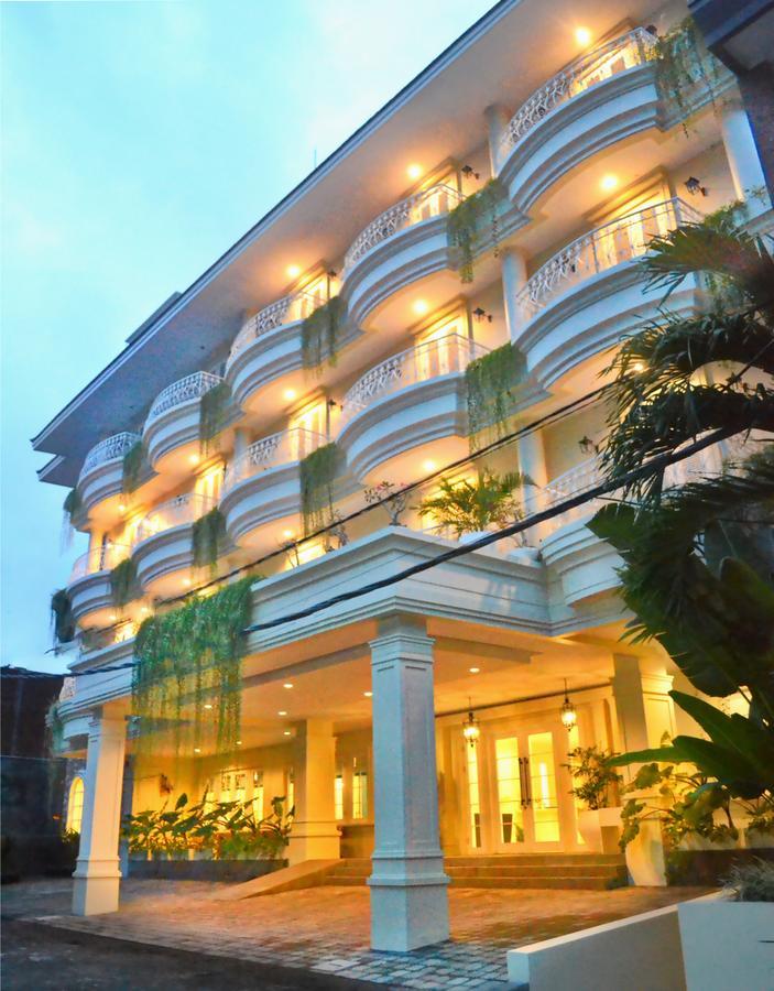 Amalfi Hotel Seminyak Εξωτερικό φωτογραφία