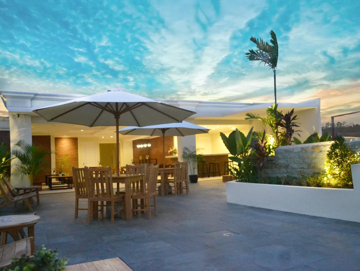 Amalfi Hotel Seminyak Εξωτερικό φωτογραφία