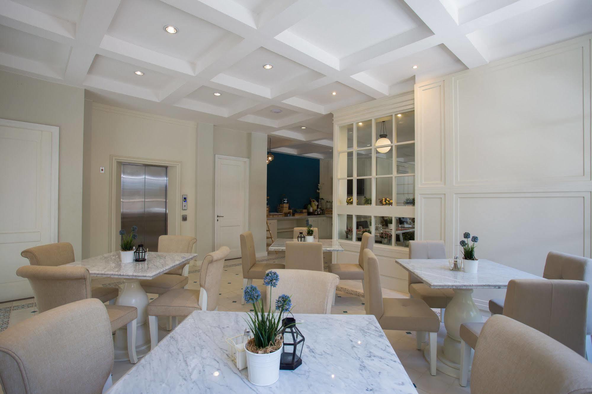 Amalfi Hotel Seminyak Εξωτερικό φωτογραφία